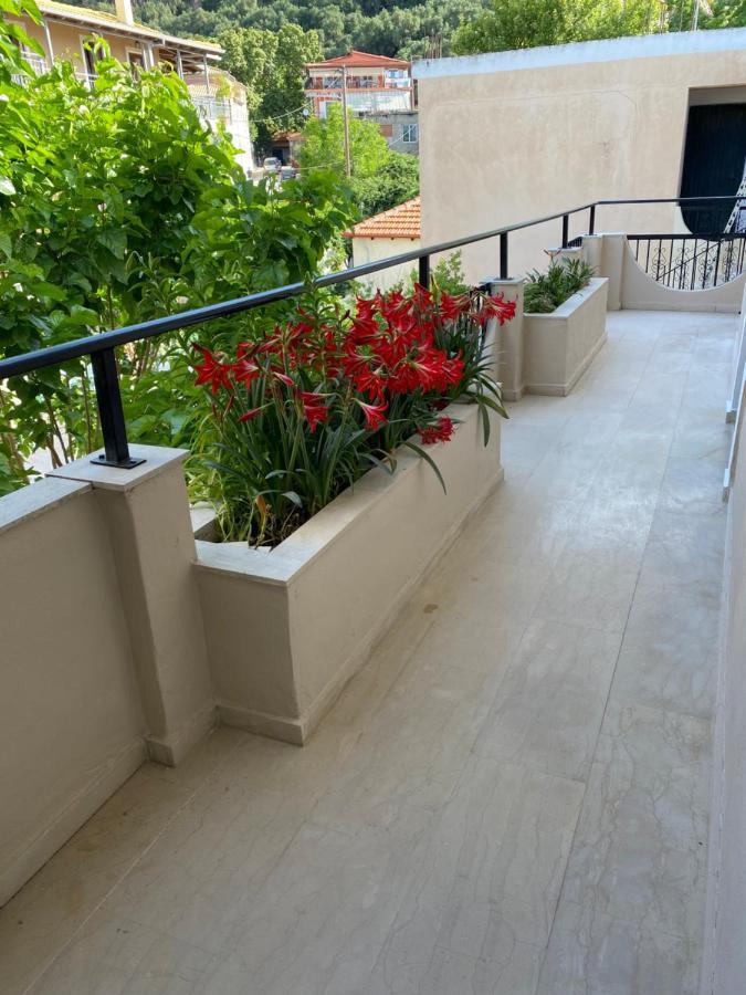 Libera Private Rooms Parga Exterior photo