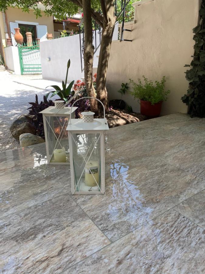 Libera Private Rooms Parga Exterior photo